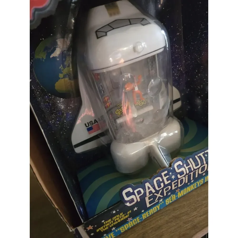 Vintage Amazing Live Sea Monkeys NASA Space Shuttle Tank Toy NIB 1997